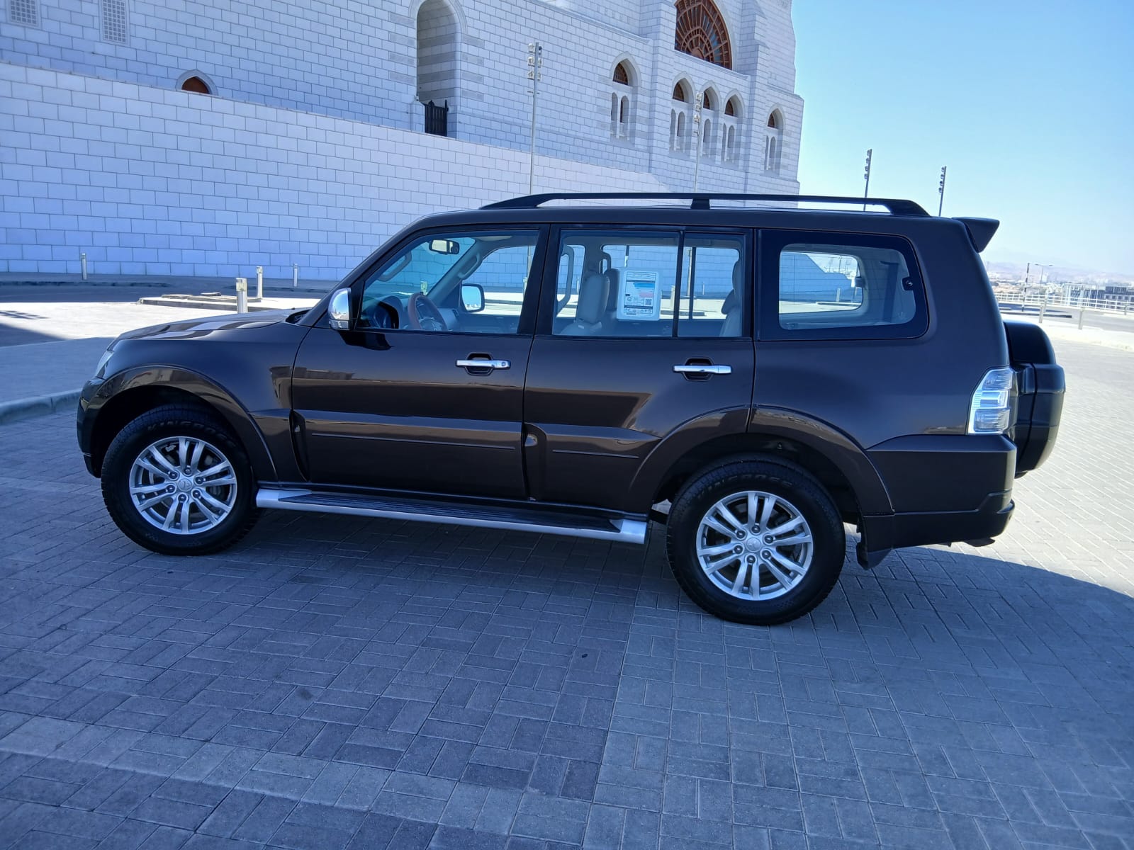 MITSUBITSHI PAJERO