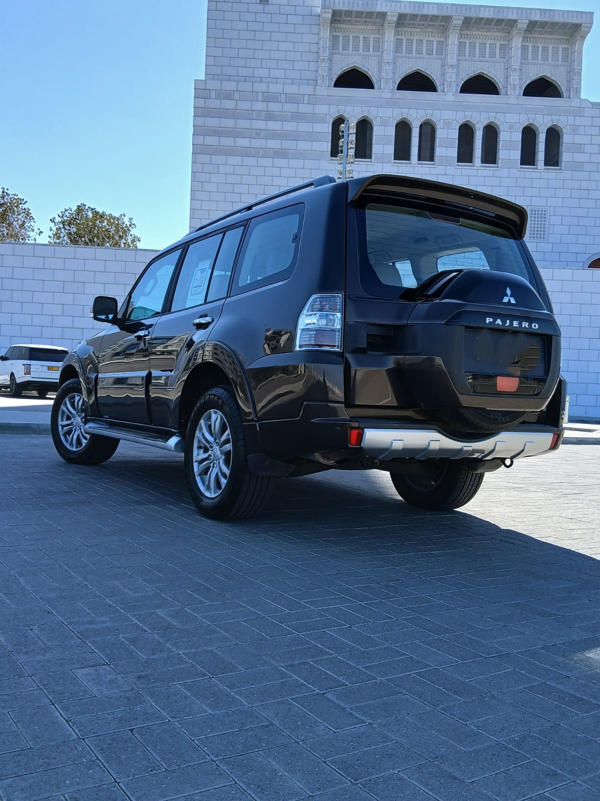 MITSUBISHI PAJERO