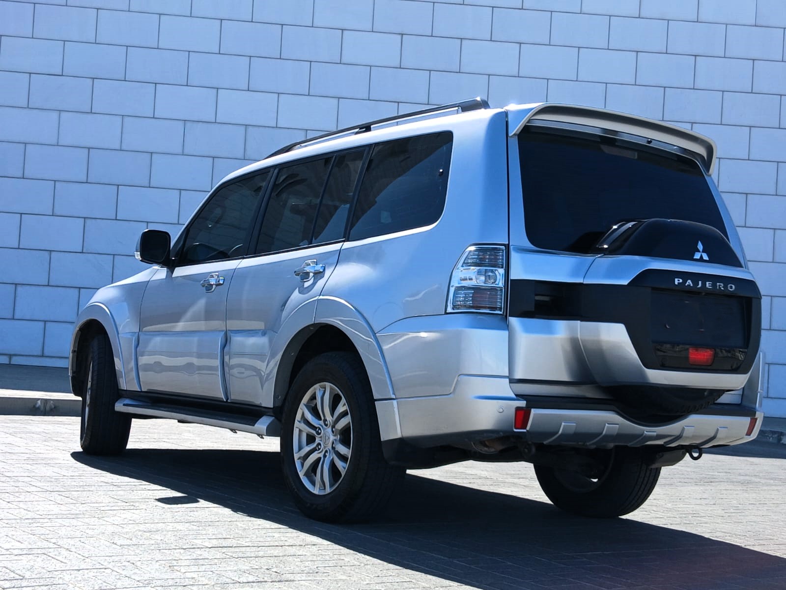 MITSUBISHI PAJERO
